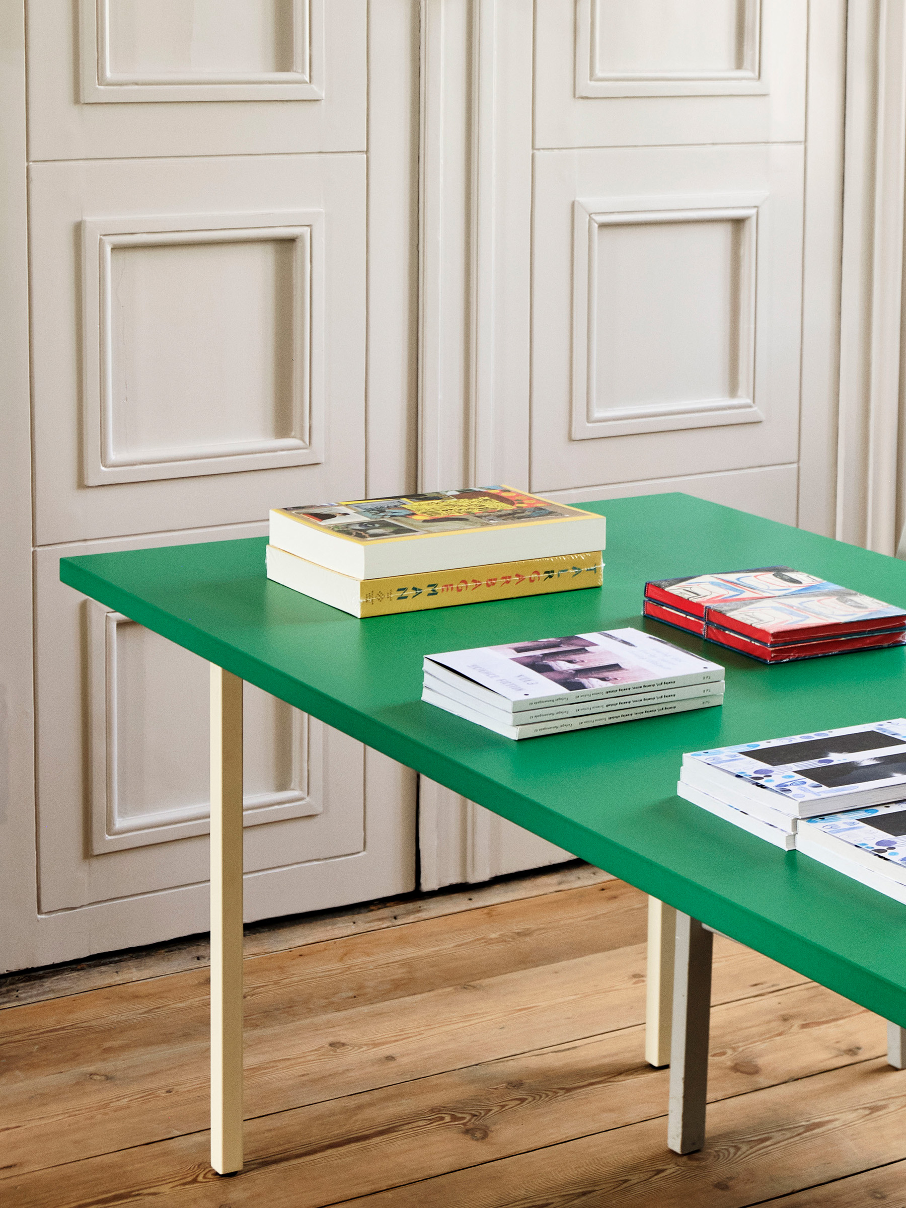 Two-Colour Tisch 200x90 cm - Ivory / Grün Two-Colour Tisch 200x90 cm - Ivory / Grün