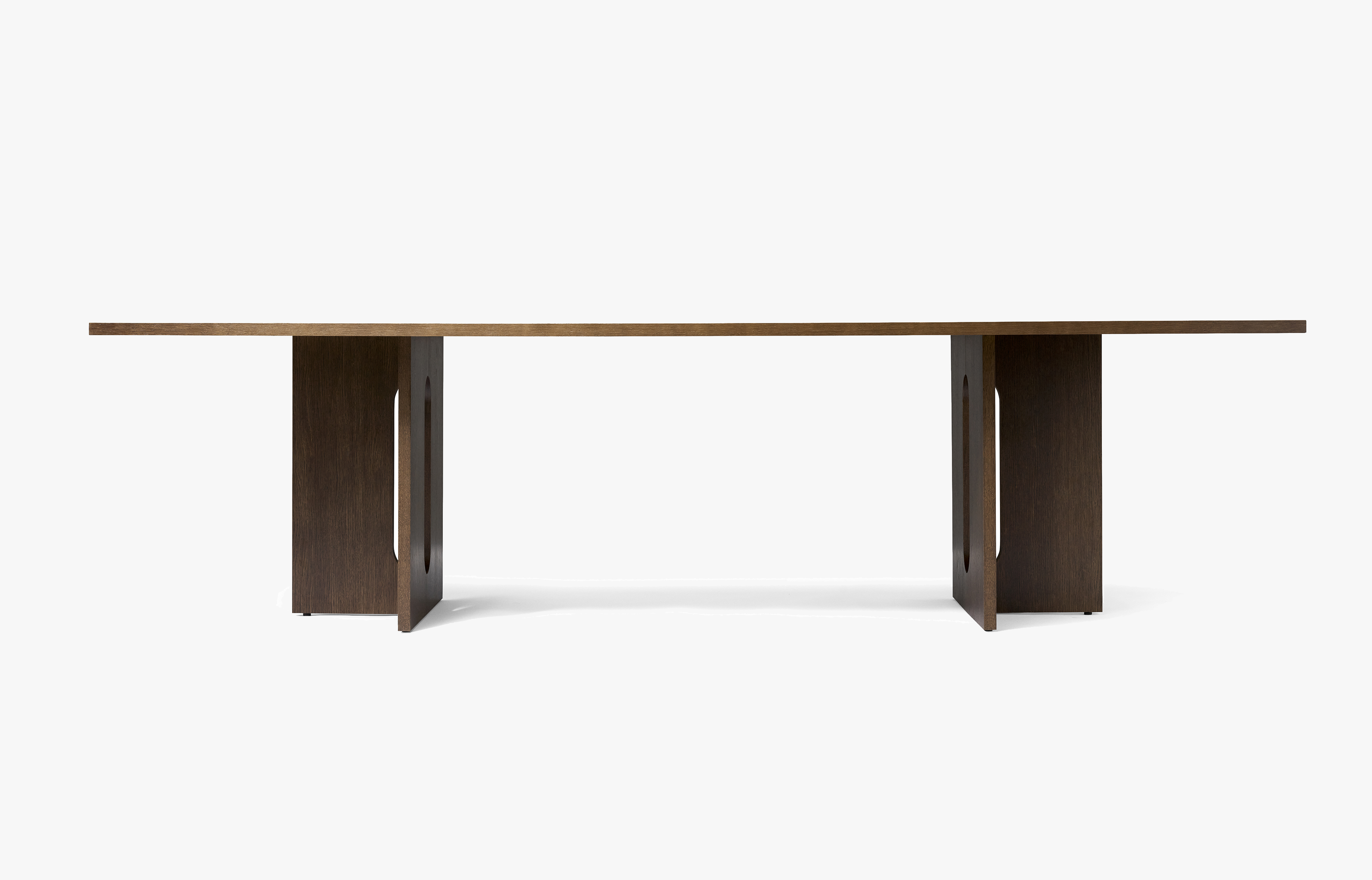 Androgyne Esstisch 278x109 cm Eiche dunkel gebeizt Androgyne Esstisch 278x109 cm Eiche dunkel gebeizt