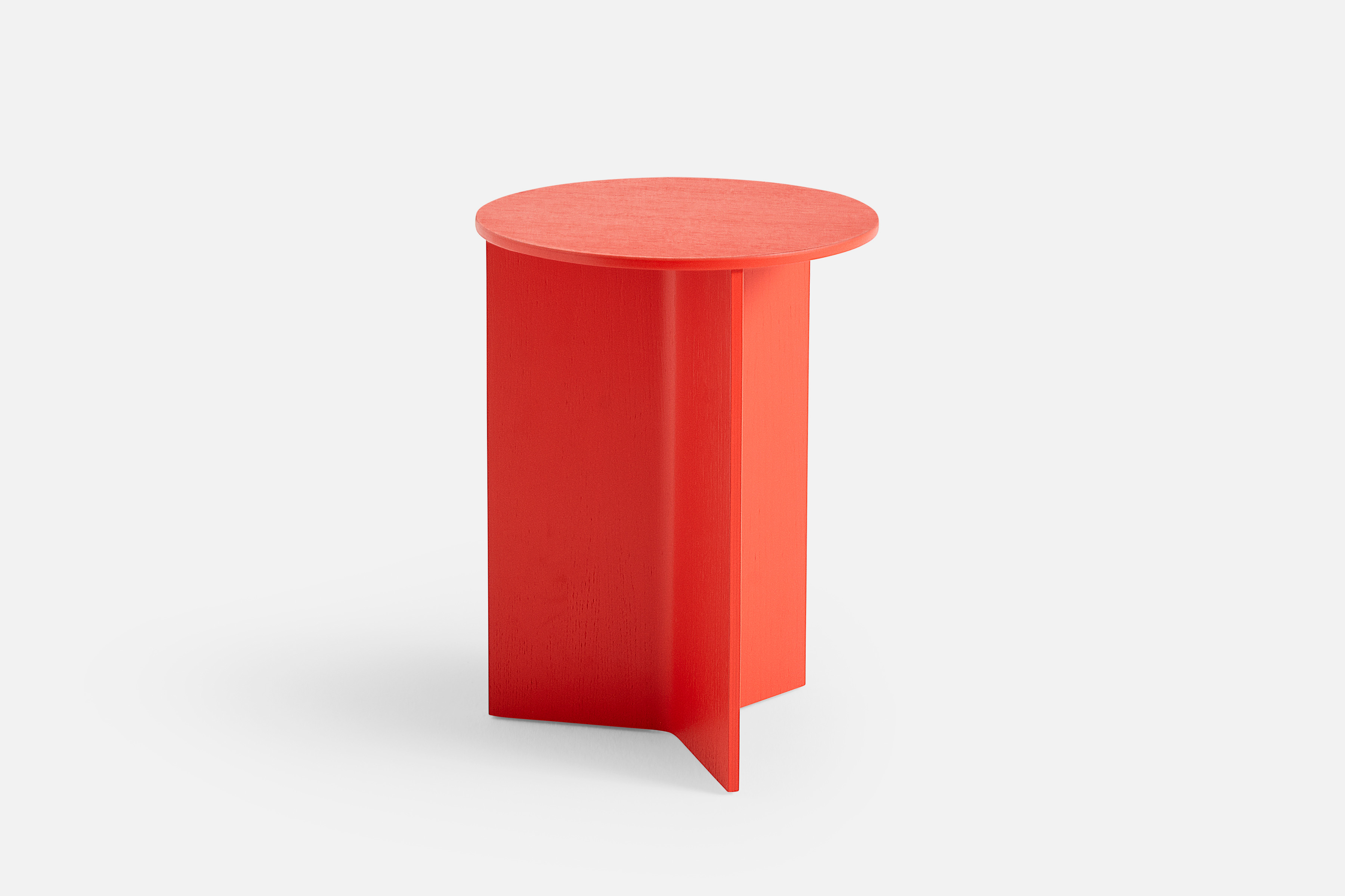 Slit Tisch Holz ø 35 x H 47 Candy red Slit Tisch Holz ø 35 x H 47 Candy red