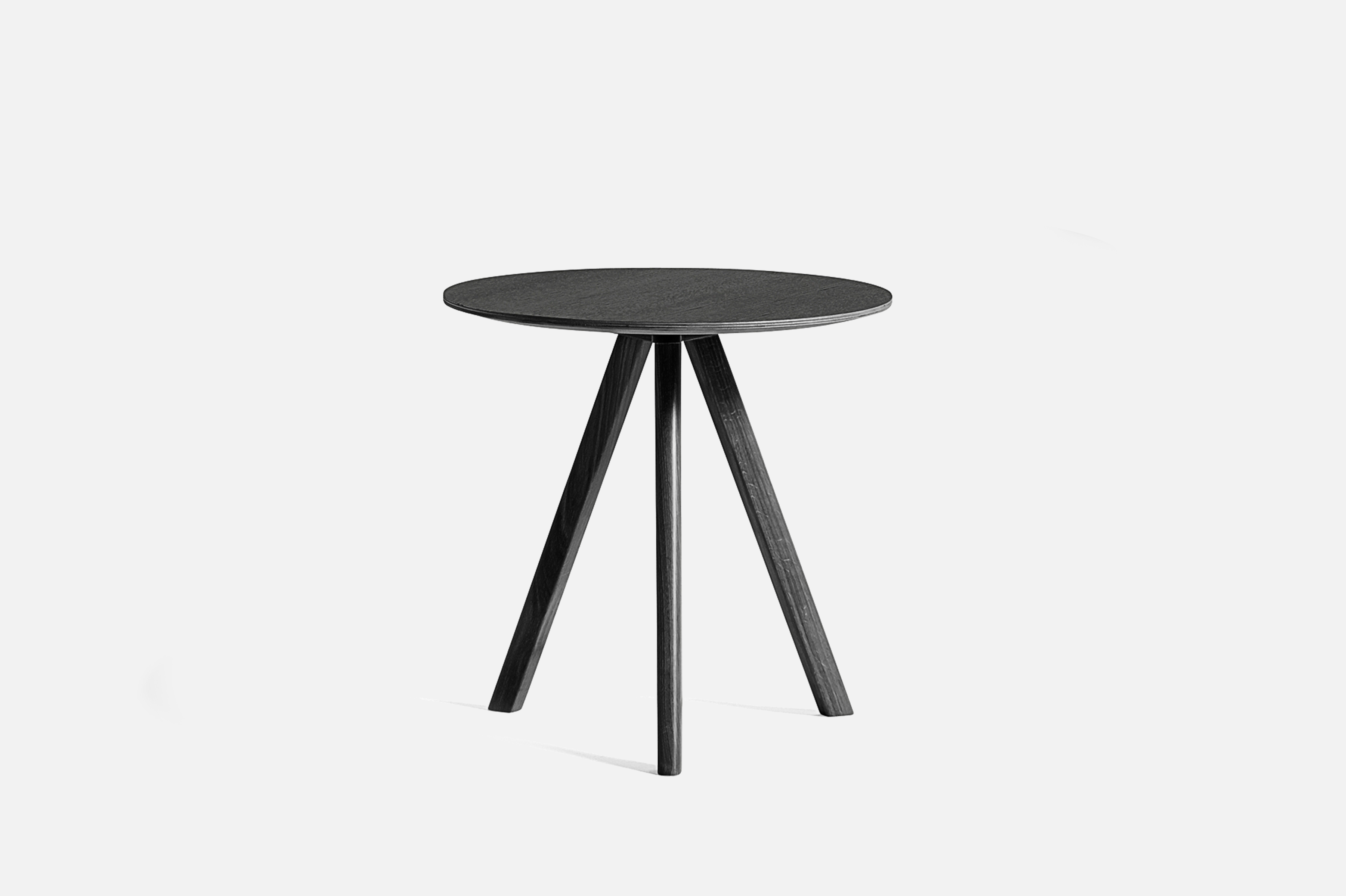 CPH20 Tisch Ø50x49 cm - Eiche schwarz / Linoleum schwarz CPH20 Tisch Ø50x49 cm - Eiche schwarz / Linoleum schwarz