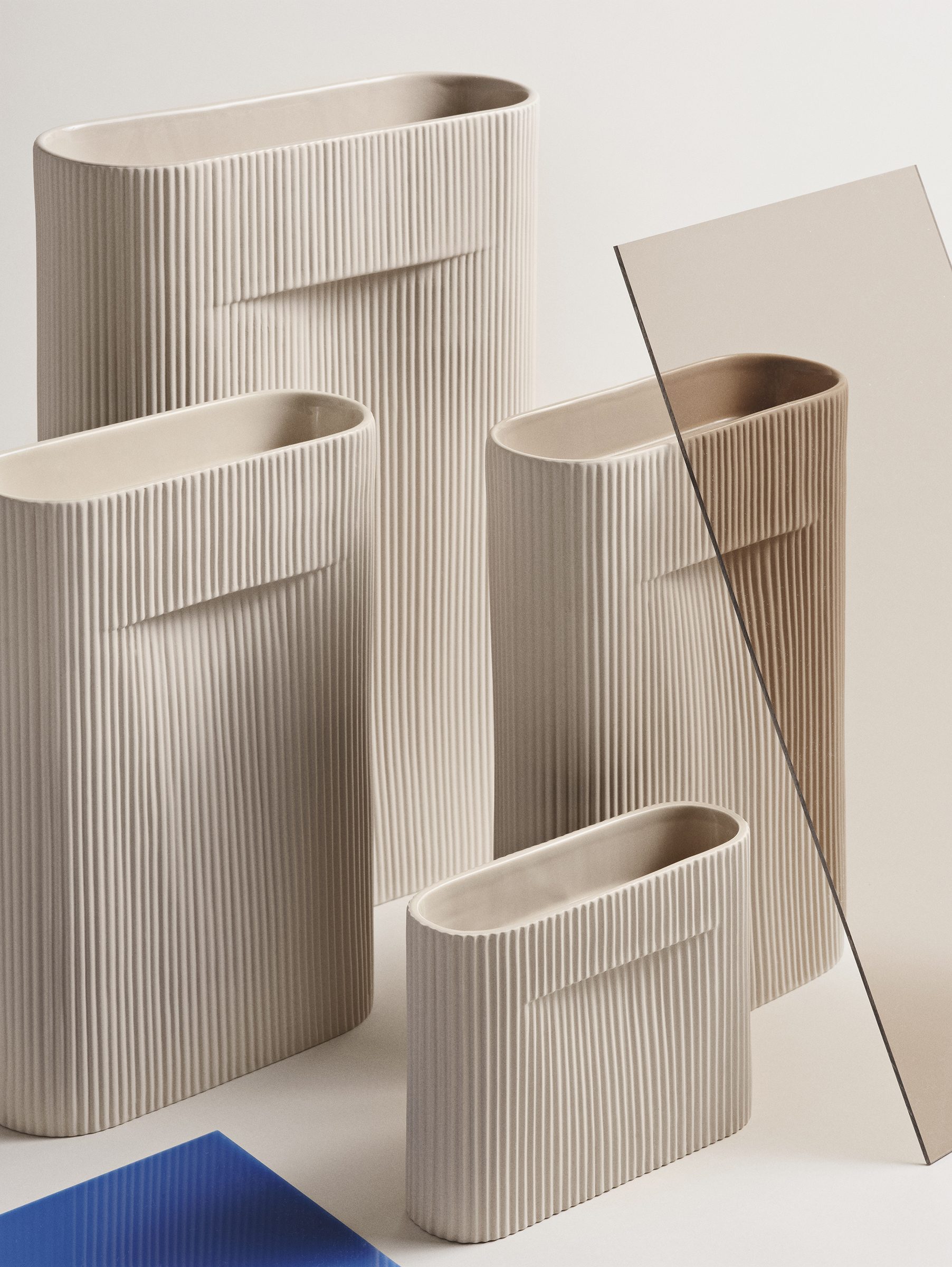 Ridge Vase Small H 16,5 cm - Beige Ridge Vase Small H 16,5 cm - Beige