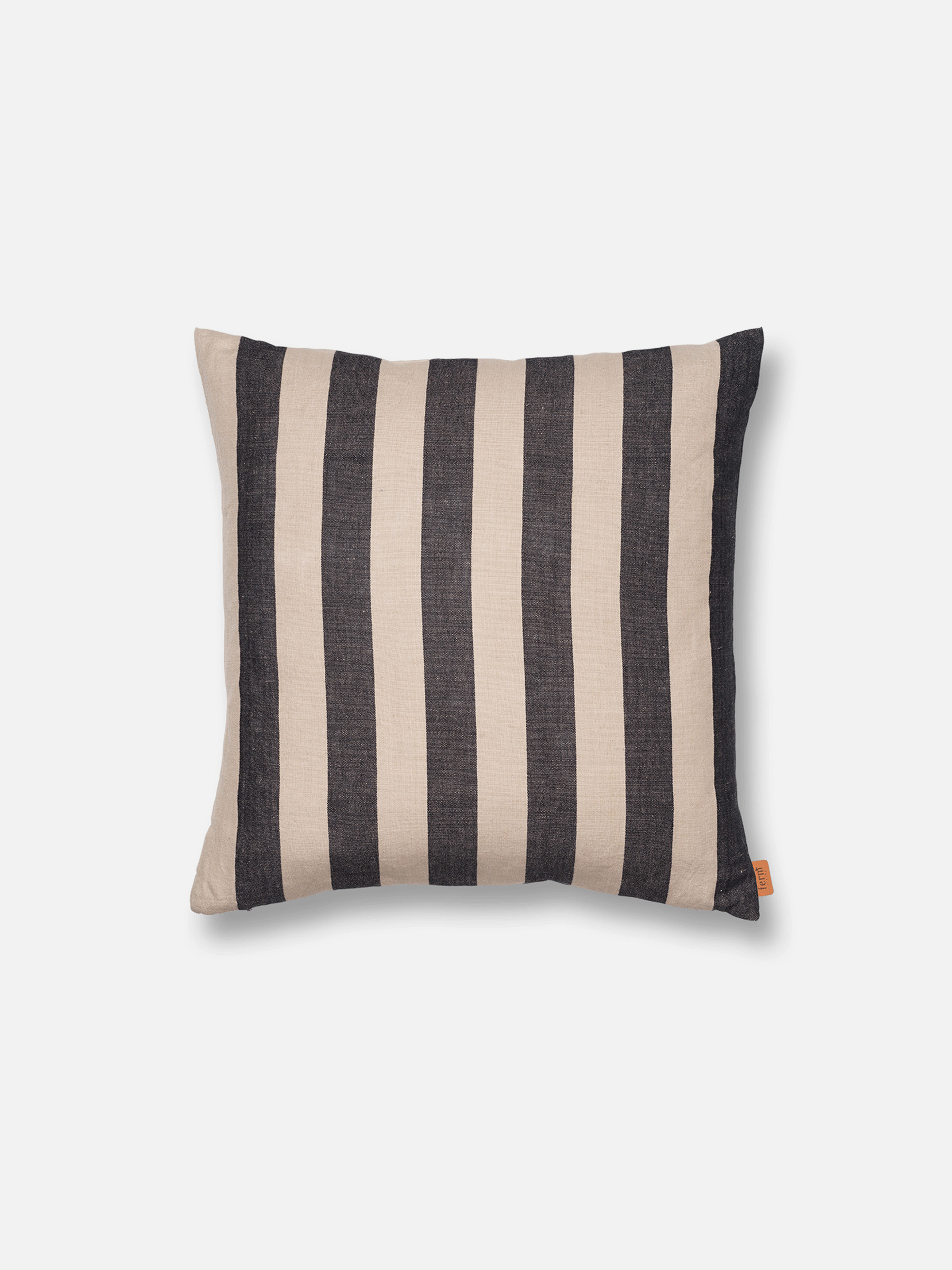Grand Kissen 50x50 cm - Sand/Schwarz Grand Kissen 50x50 cm - Sand/Schwarz