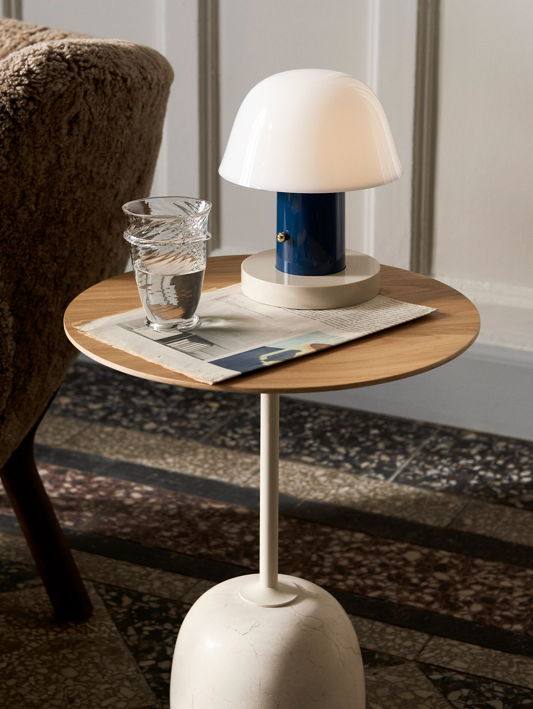 Lato Beistelltisch LN8 rund ø 40 cm Eiche / Crema Diva Marmor Lato Beistelltisch LN8 rund ø 40 cm Eiche / Crema Diva Marmor