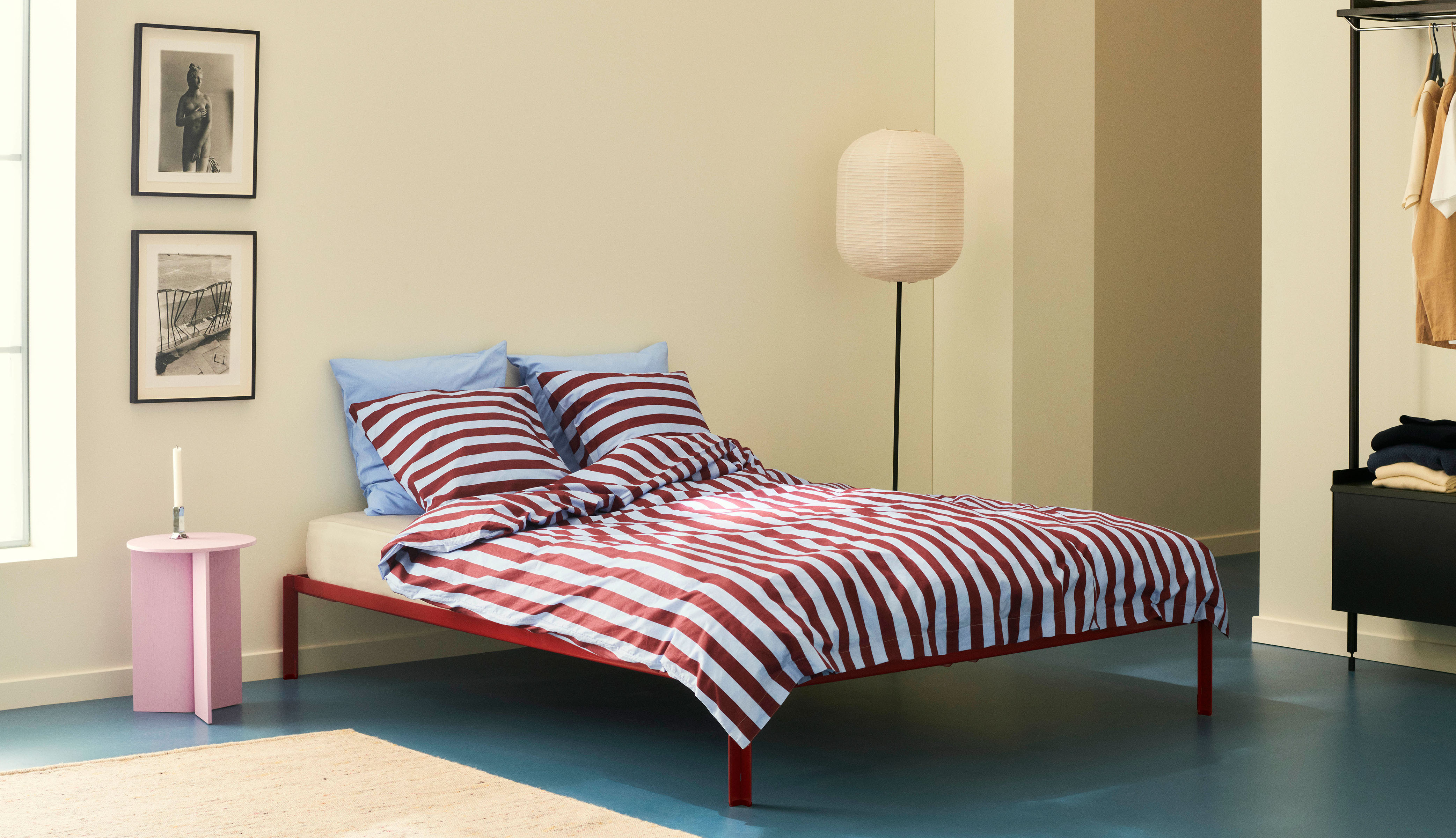 Connect Bett 160x200 mit Mittelstrebe Maroon red Connect Bett 160x200 mit Mittelstrebe Maroon red