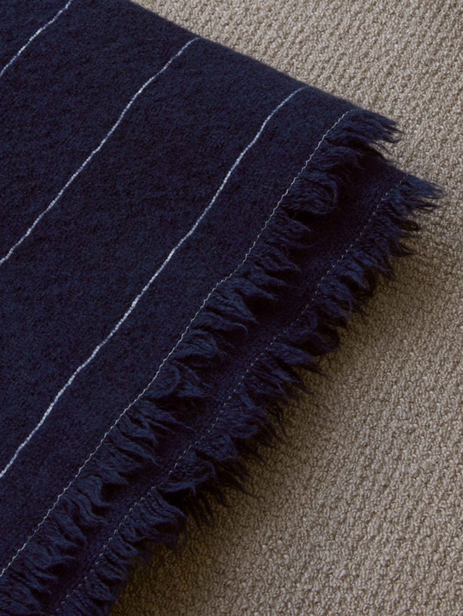 Battus Wolldecke 130x185 cm - Indigo Battus Wolldecke 130x185 cm - Indigo