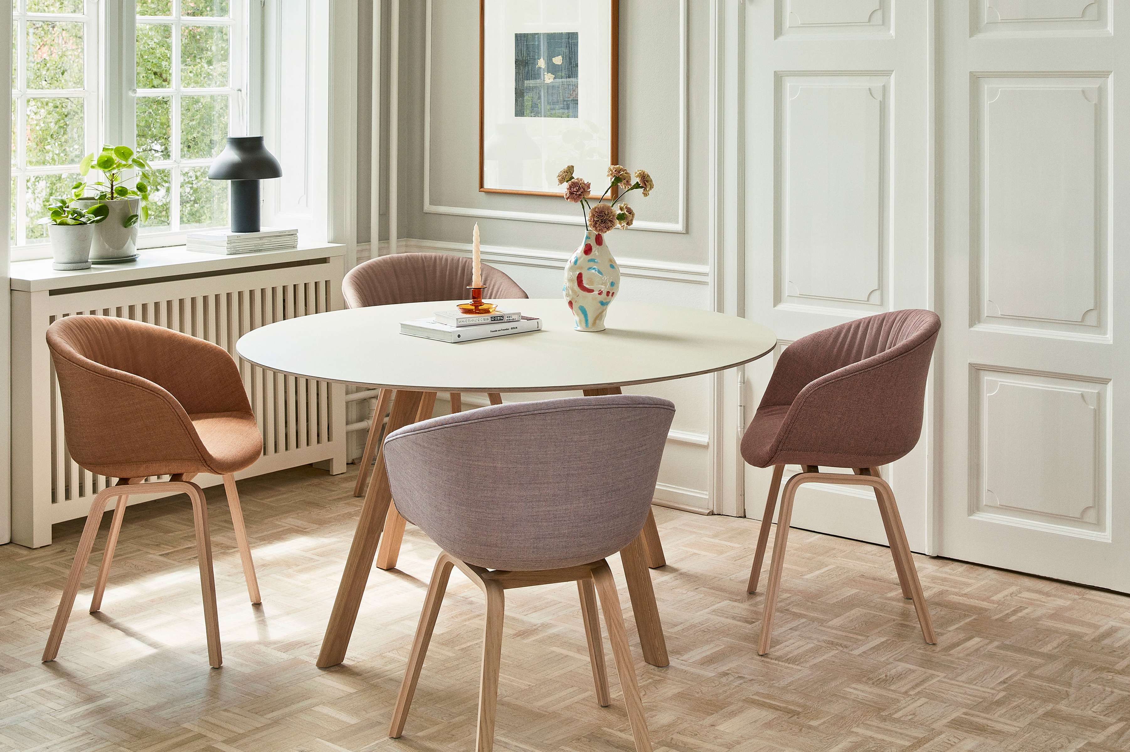 CPH20 Tisch Ø120 cm - Eiche / Linoleum off-white CPH20 Tisch Ø120 cm - Eiche / Linoleum off-white