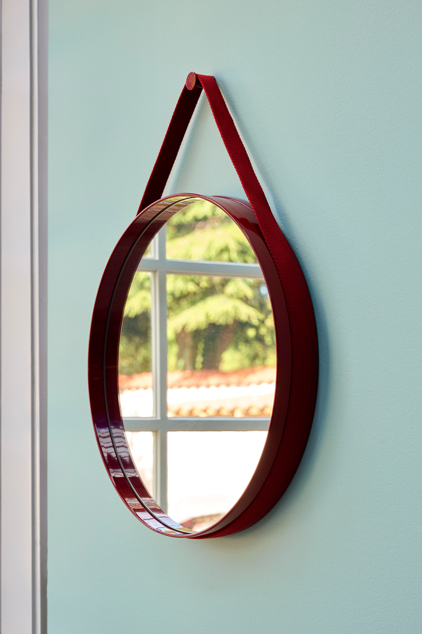 Strap Mirror Spiegel No. 2 Ø70 Rot Strap Mirror Spiegel No. 2 Ø70 Rot