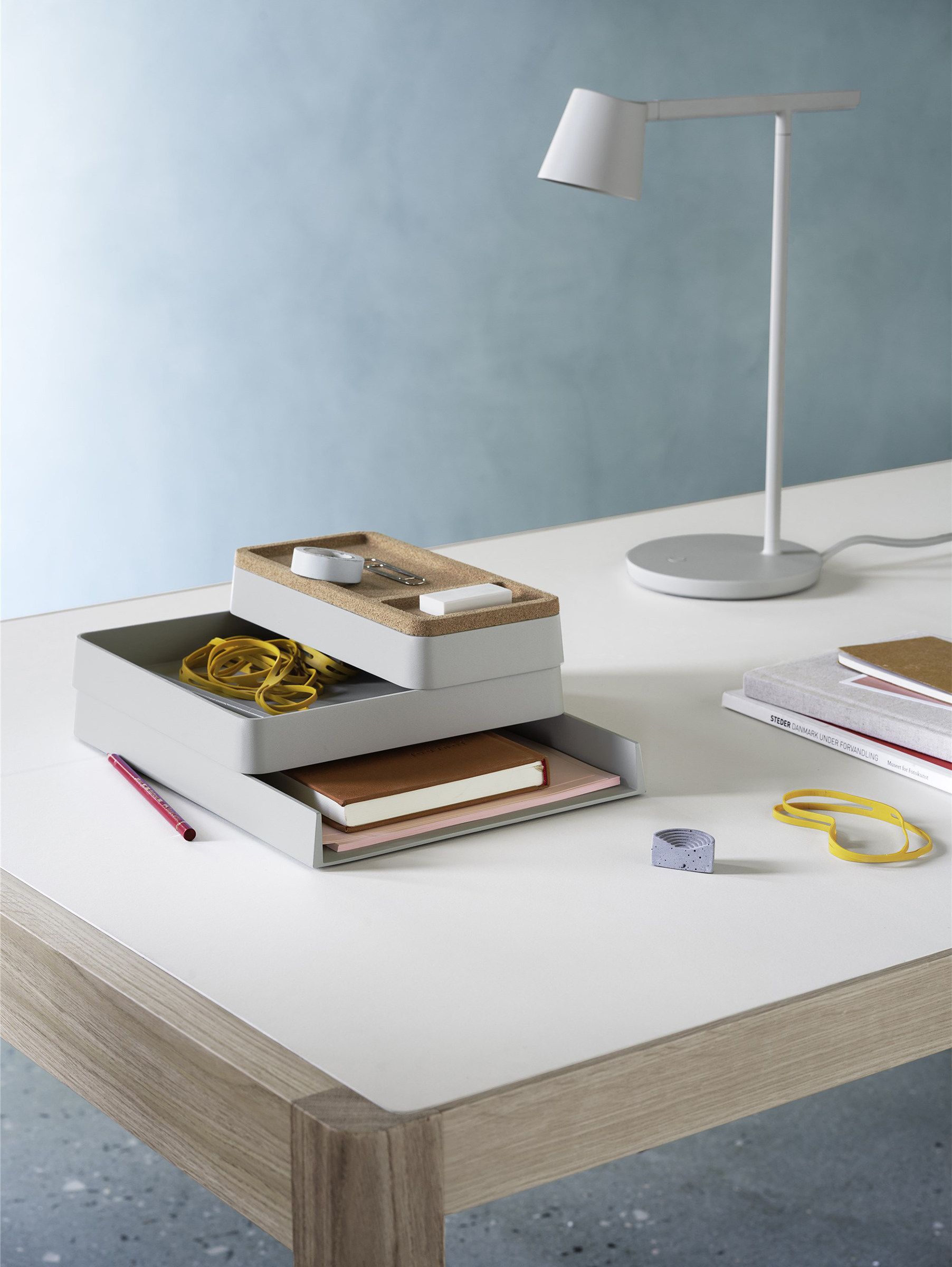Arrange Desktop Series Konfiguration 1 - Grau Arrange Desktop Series Konfiguration 1 - Grau