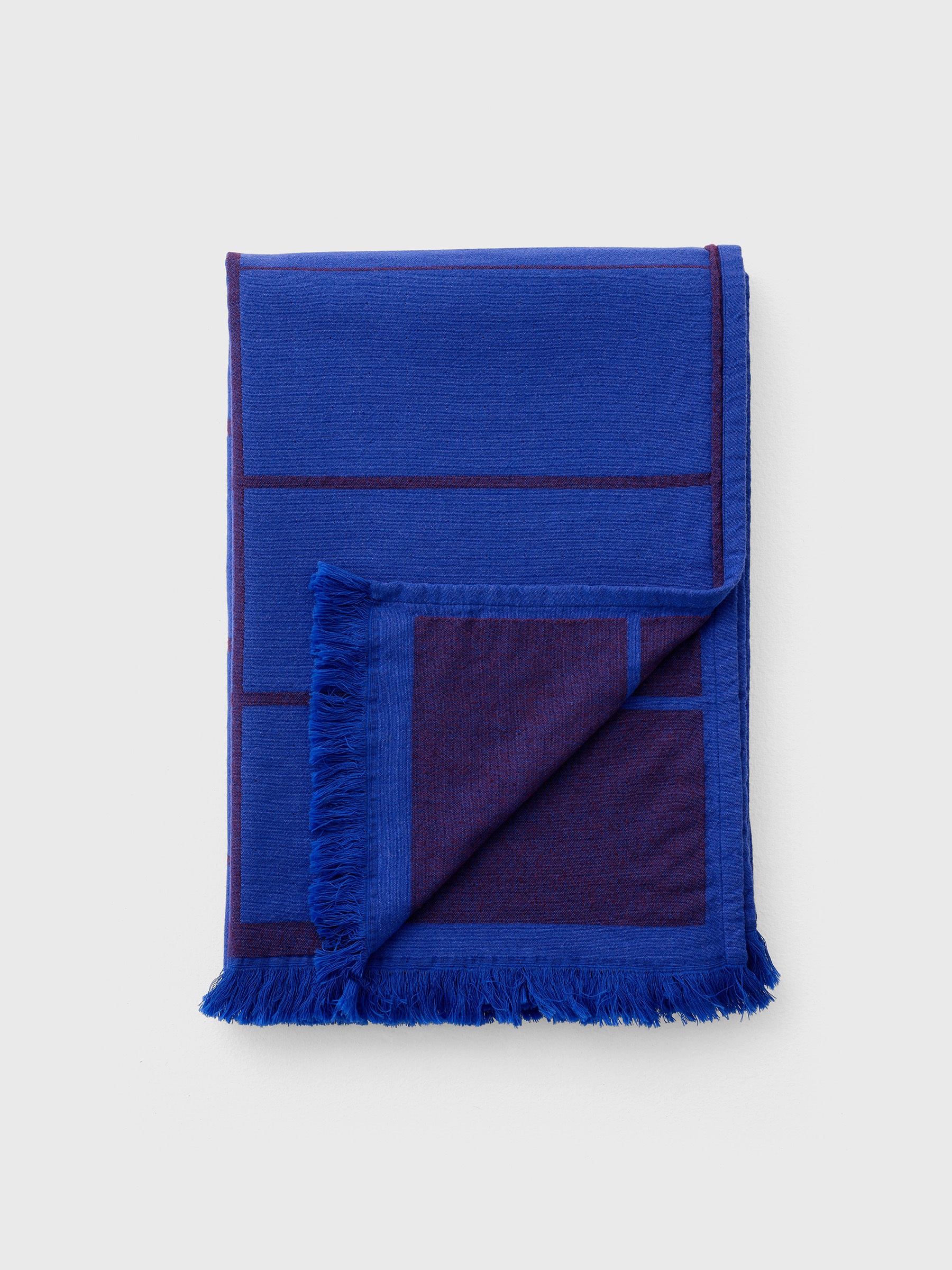 Untitled Decke AP10 Electric Blue 150x210 cm Untitled Decke AP10 Electric Blue 150x210 cm