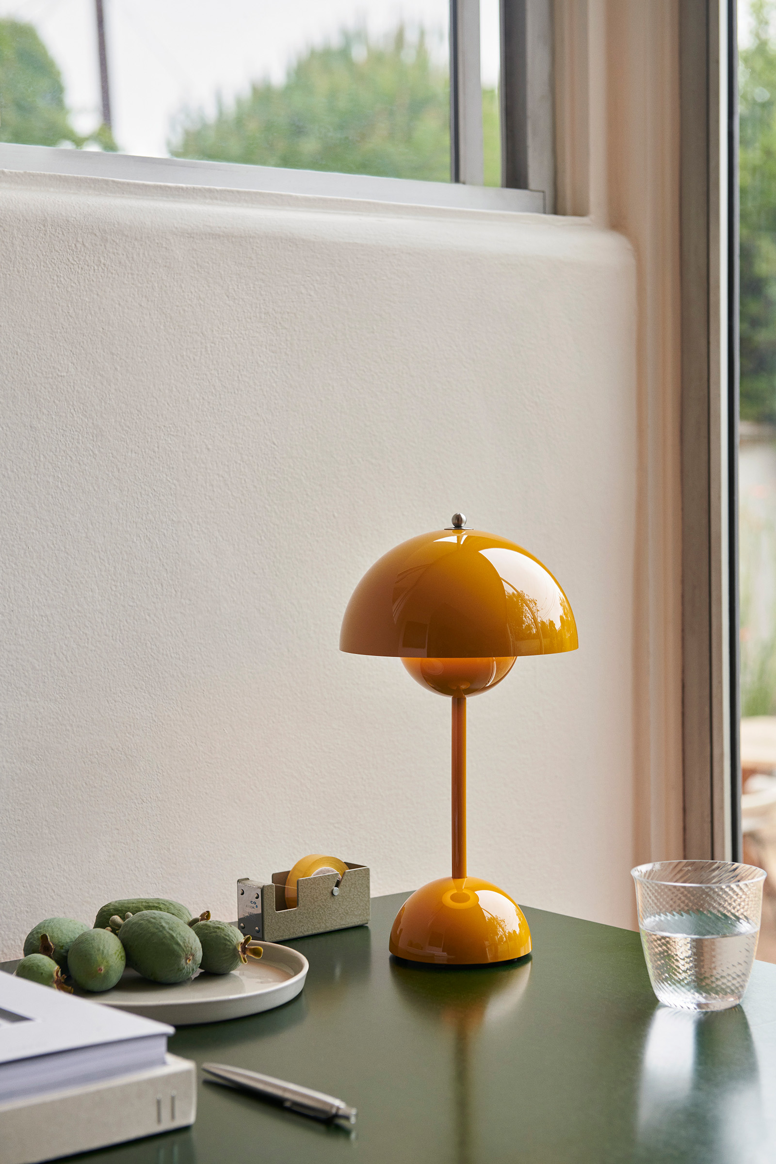 Flowerpot VP9 Portable Tischleuchte - Mustard Flowerpot VP9 Portable Tischleuchte - Mustard