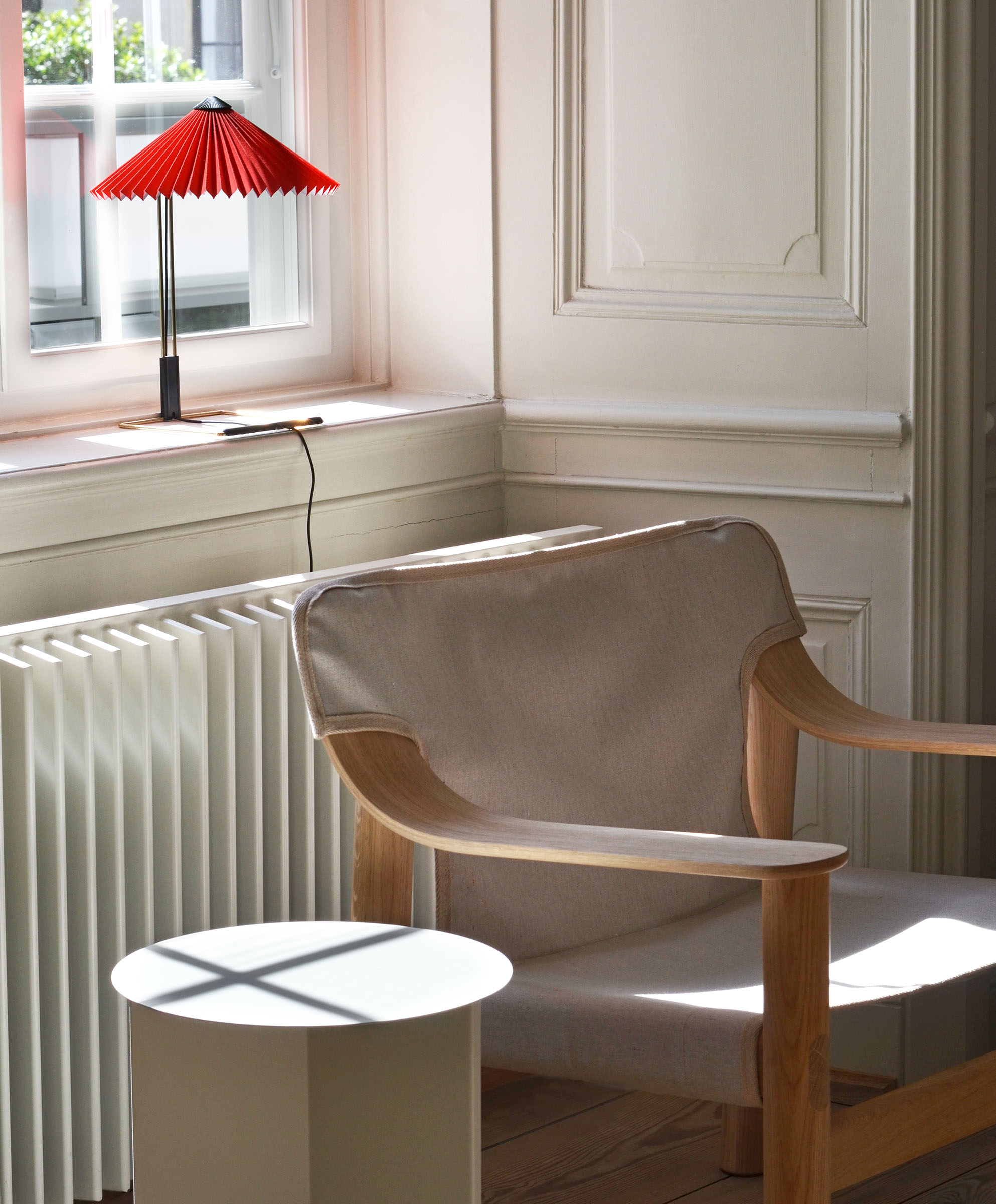 Matin Tischleuchte 300 Bright red shade Matin Tischleuchte 300 Bright red shade