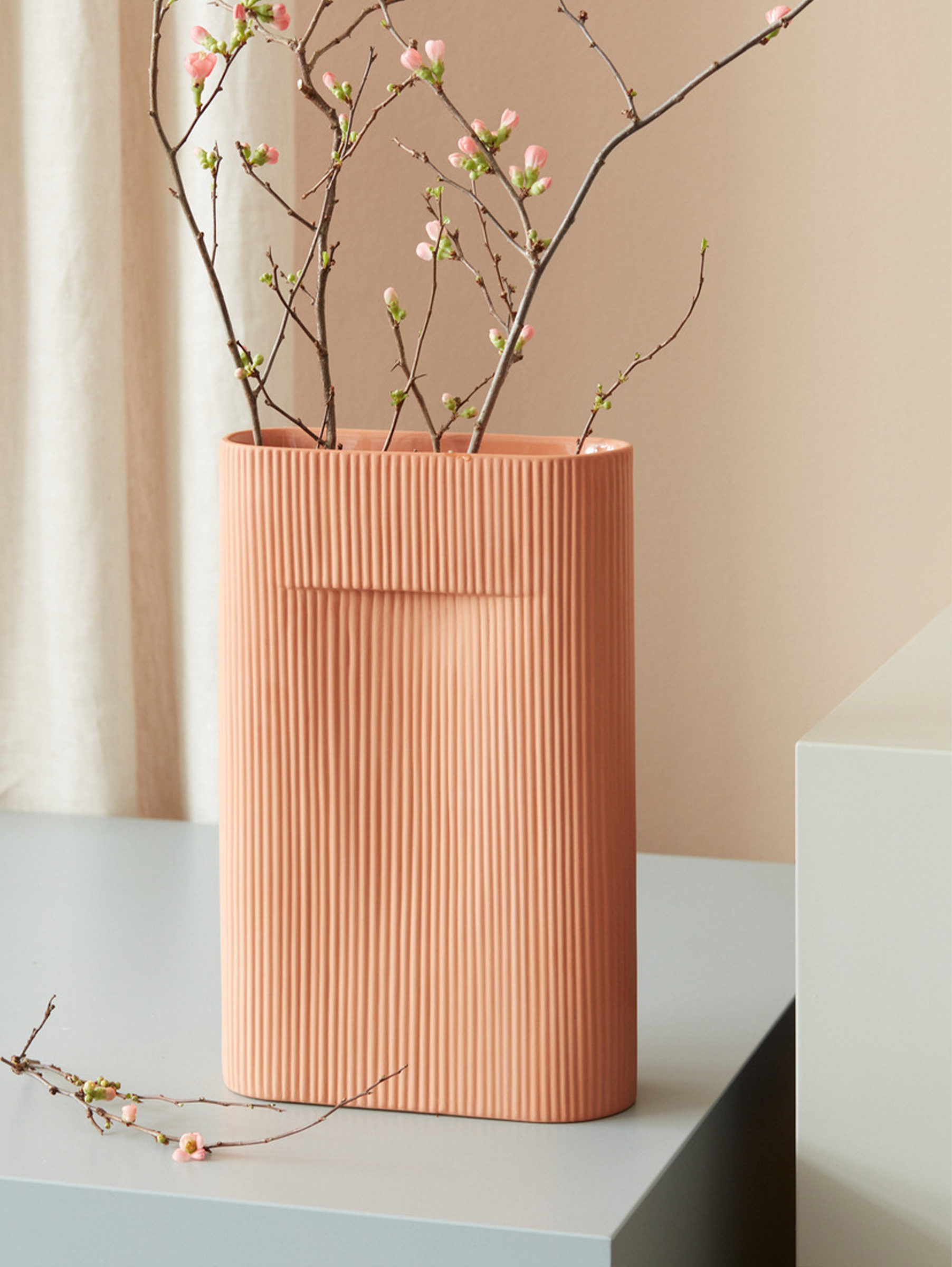 Ridge Vase Medium H 35 cm - Terracotta Ridge Vase Medium H 35 cm - Terracotta